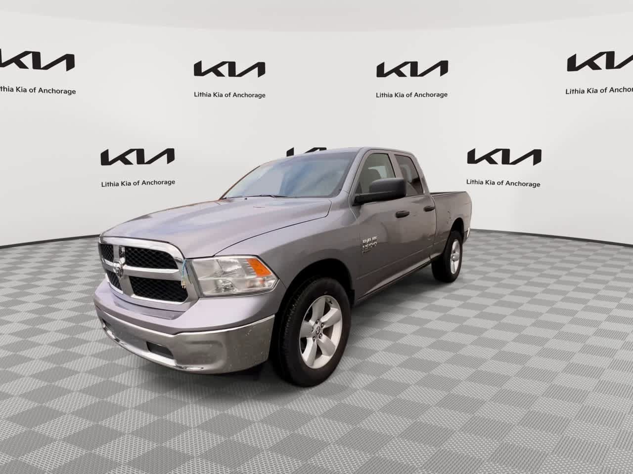 Used 2024 RAM 1500 Classic SLT AWD/4WD image 4