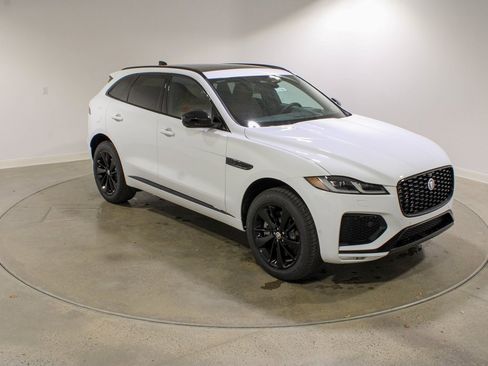 New 2026 Jaguar F-PACE R-Dynamic S image 7