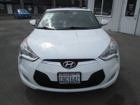 Used 2016 Hyundai Veloster w/ Option Group 02 FWD image 2