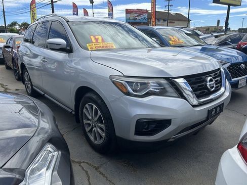 Used 2017 Nissan Pathfinder S image 31