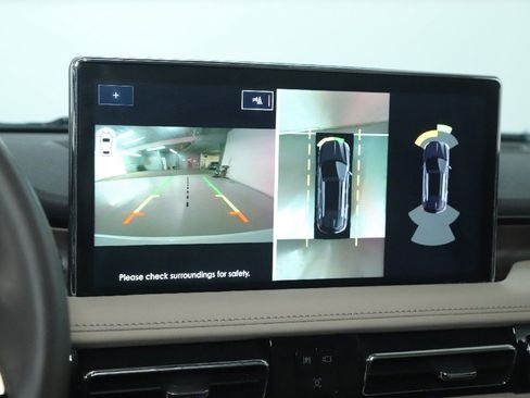 Certified 2023 Lincoln Nautilus Reserve w/ Equipment Group 202A image 32