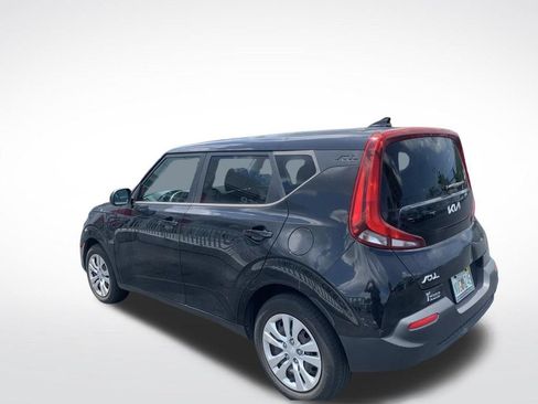 Used 2022 Kia Soul LX FWD image 4