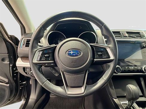Used 2018 Subaru Outback 2.5i Limited w/ Popular Package #2 image 9