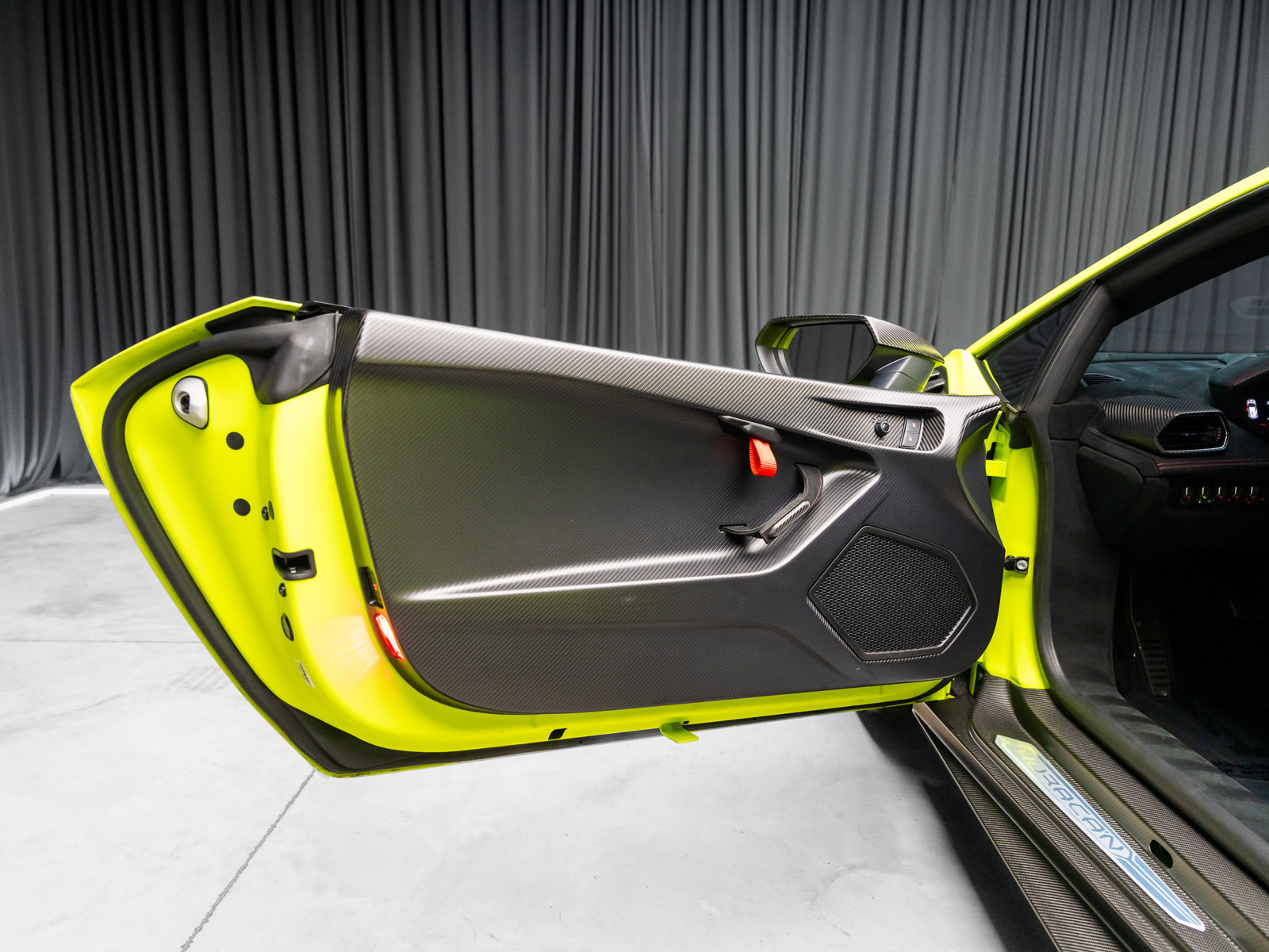 Used 2022 Lamborghini Huracan STO RWD image 71