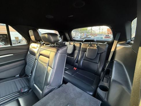 Used 2025 Ford Explorer ST-Line w/ ST-Line Street Pack image 46