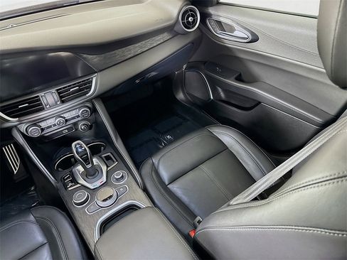 Used 2023 Alfa Romeo Giulia Sprint image 26