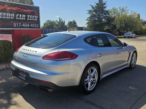 Used 2016 Porsche Panamera 4 w/ Premium Package Plus image 8