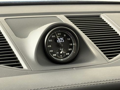 New 2025 Porsche Macan Turbo image 22