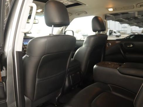 Used 2016 INFINITI QX80 4WD w/ Driver's Assistance Package image 29