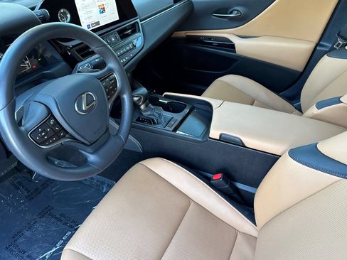 Certified 2025 Lexus ES 350 w/ Premium Package FWD image 11