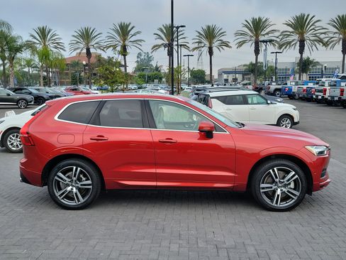 Used 2018 Volvo XC60 T6 Momentum w/ Convenience Package AWD/4WD image 5