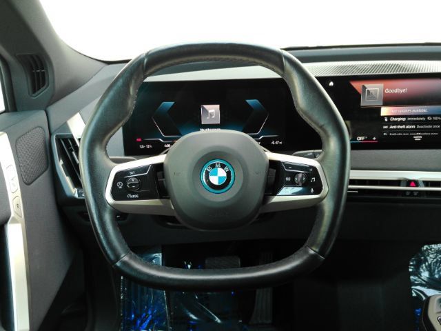 Used 2023 BMW iX xDrive50 AWD/4WD image 38