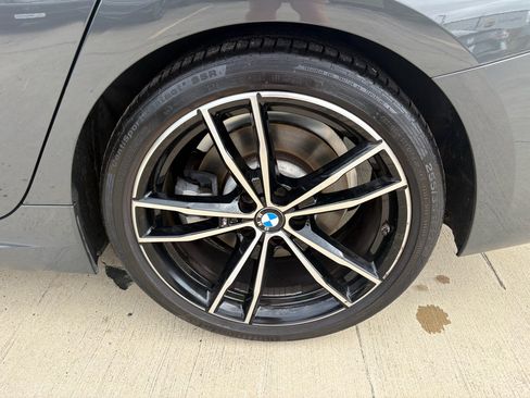 Used 2022 BMW 330i Sedan w/ M Sport Package RWD image 39