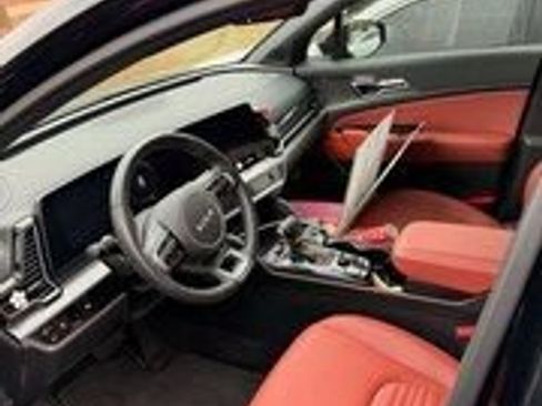 Used 2025 Kia Sportage SX FWD image 2