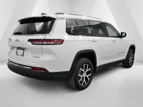 Used 2023 Jeep Grand Cherokee L Limited AWD/4WD image 7