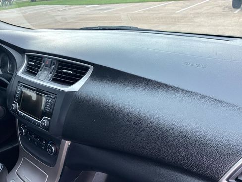 Used 2015 Nissan Sentra SV image 41