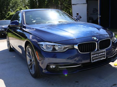 Used 2017 BMW 330i Sedan w/ Premium Package image 6