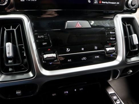 Used 2023 Kia Sorento S w/ Panoramic Sunroof Package image 37