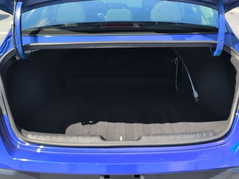 Used 2025 Hyundai Elantra SEL FWD image 29