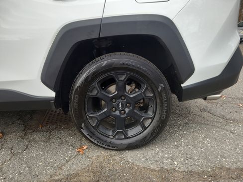 Used 2021 Toyota RAV4 TRD Off-Road image 11