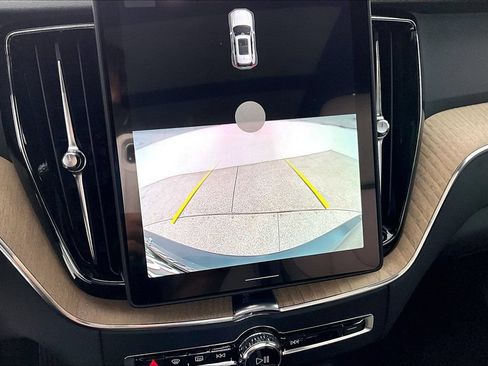 New 2026 Volvo XC60 B5 Core AWD/4WD image 15