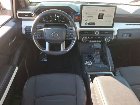 Used 2024 Toyota Tacoma TRD Off-Road image 11