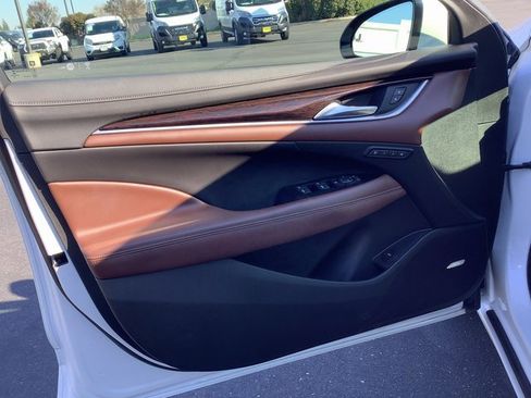 Used 2018 Buick LaCrosse Avenir w/ Driver Confidence Package #2 image 9