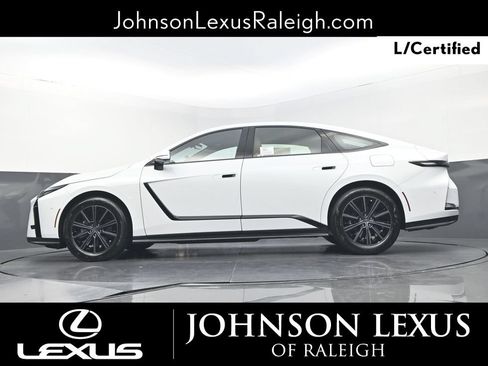 Used 2026 Lexus ES 350h AWD w/ Cold Area Package image 21