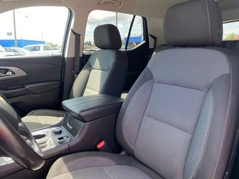 Used 2020 Chevrolet Traverse LT w/ Driver Confidence II Package FWD image 10