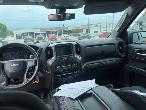 Used 2020 Chevrolet Silverado 1500 Custom w/ Custom Value Package RWD image 12
