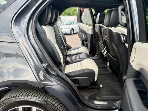Used 2022 Land Rover Discovery S R-Dynamic AWD/4WD image 28