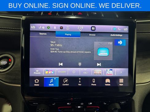 Used 2024 Jeep Grand Cherokee Limited w/ Luxury Tech Group II AWD/4WD image 11