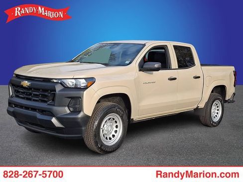 Used 2023 Chevrolet Colorado W/T RWD image 1