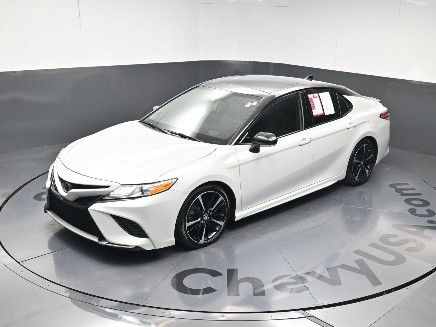 Used 2020 Toyota Camry XSE FWD image 31