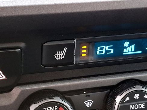 Certified 2022 Toyota Tacoma TRD Off-Road image 26