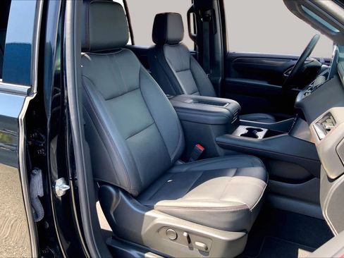 Used 2024 Chevrolet Tahoe RST w/ Luxury Package AWD/4WD image 9
