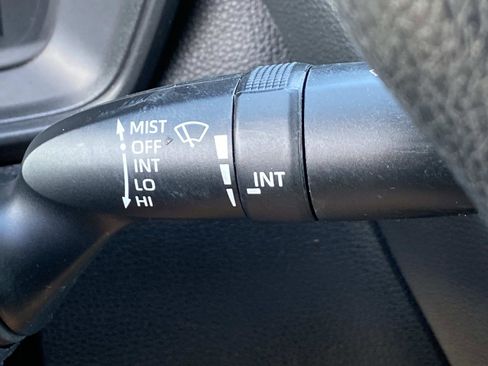 Used 2021 Toyota Corolla LE FWD image 17