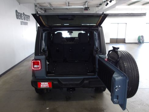 Used 2024 Jeep Wrangler Unlimited Sport AWD/4WD image 19