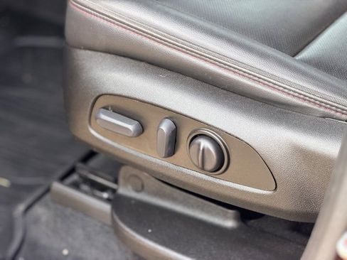 Used 2023 Chevrolet Traverse RS image 6