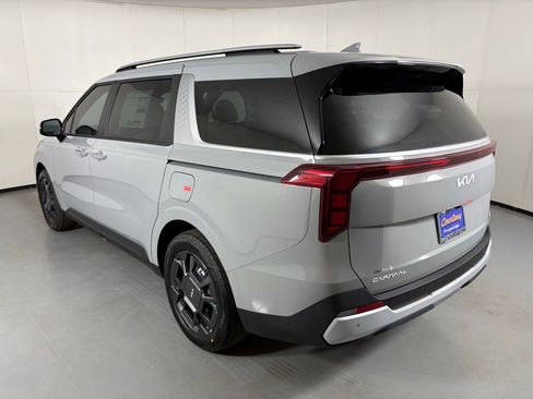New 2026 Kia Carnival EX FWD image 6