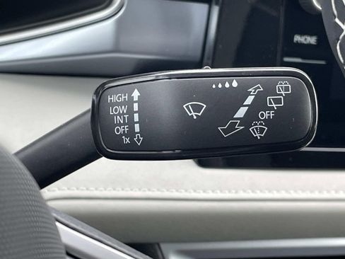 New 2026 Volkswagen Taos SE FWD image 24