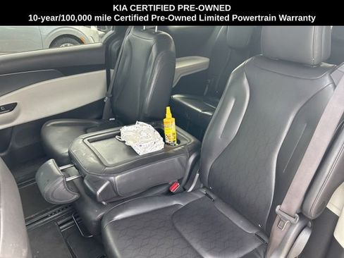 Certified 2024 Kia Carnival LX image 4