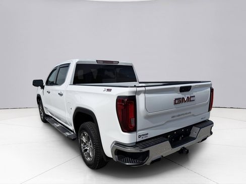 Used 2022 GMC Sierra 1500 SLT w/ SLT Convenience Package AWD/4WD image 9