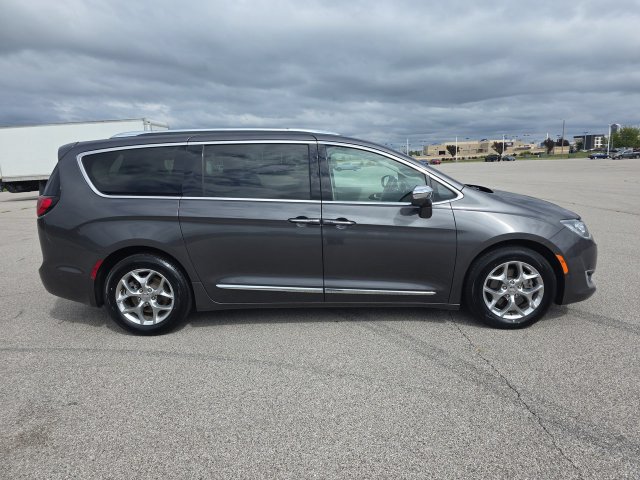Used 2019 Chrysler Pacifica Limited w/ Advanced Safetytec Group FWD image 14