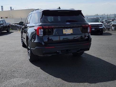 Certified 2025 Ford Explorer ST-Line AWD/4WD image 4