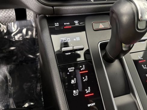 Certified 2023 Porsche Macan Turbo image 31