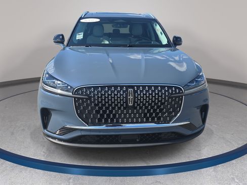 Certified 2025 Lincoln Aviator Reserve w/ Equipment Group 201A image 2