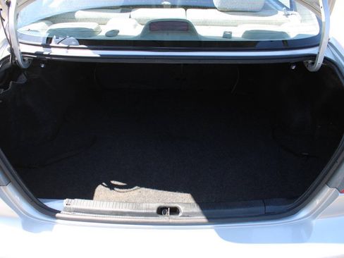 Used 2002 Toyota Corolla LE FWD image 14