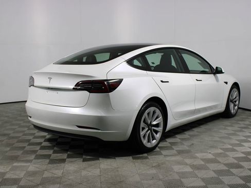 Used 2023 Tesla Model 3 Standard Range image 30