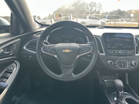 Used 2024 Chevrolet Malibu LT image 23